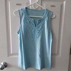 Women's sleeve-less top